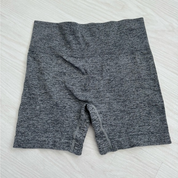 GREY WORKOUT RIBBED SHORTS - Picture 2 of 2